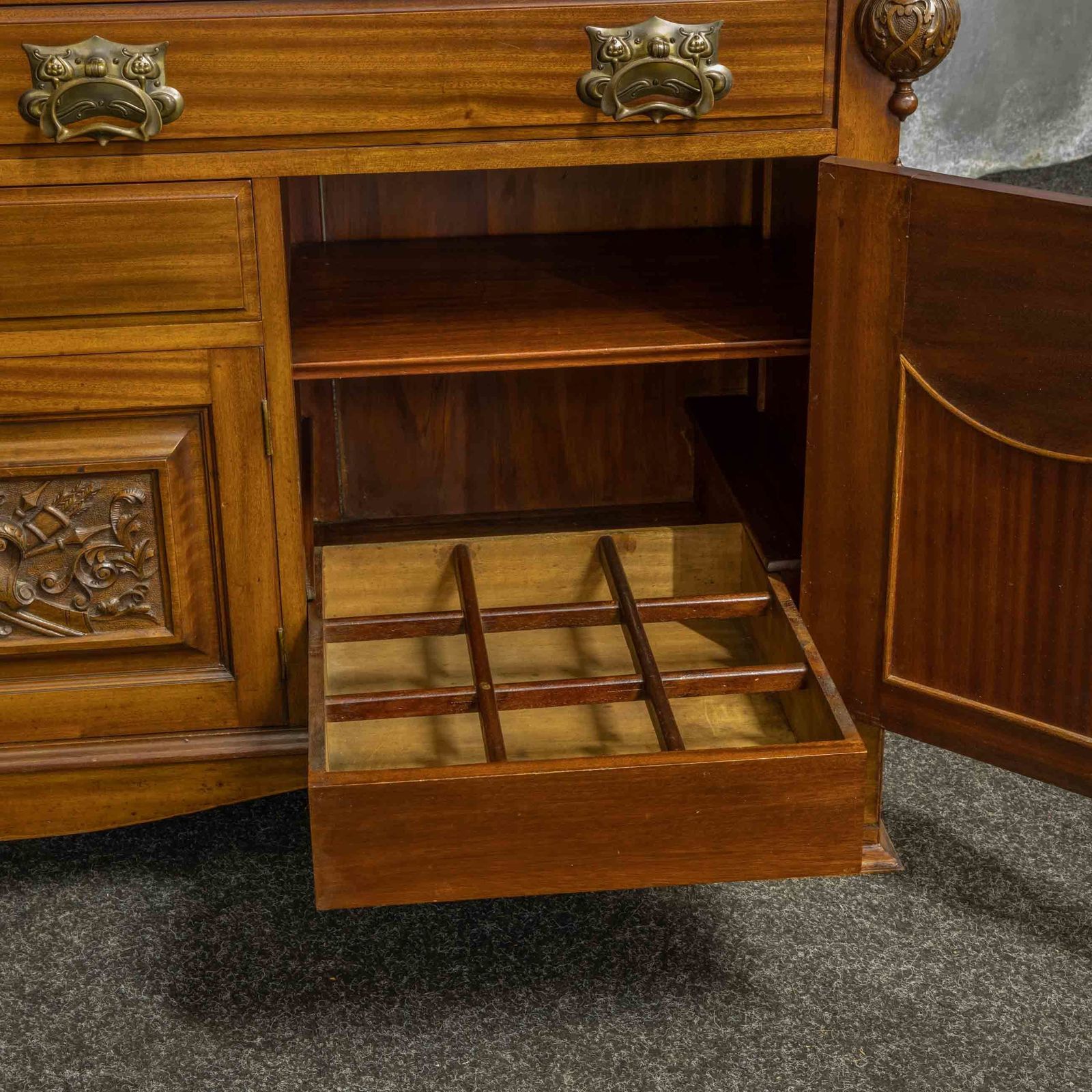 photo vinterior Victorian Mahogany Sideboard, 1800s