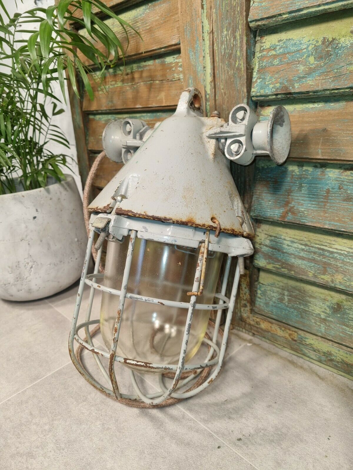 Eow Industrial Factory Explosion Ceiling Hanging Bulk Head Light Lamp photo vinterior