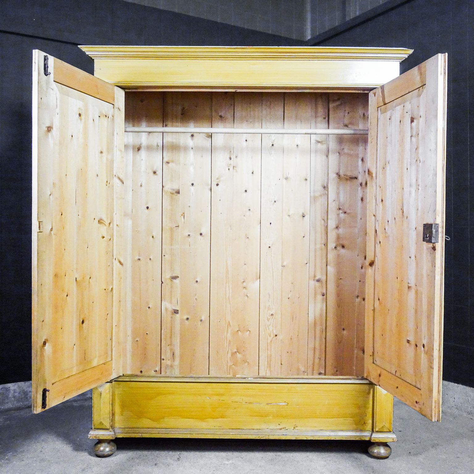 Brocante Wooden 2 Door Cupboard – Early 1900 photo 1650.0