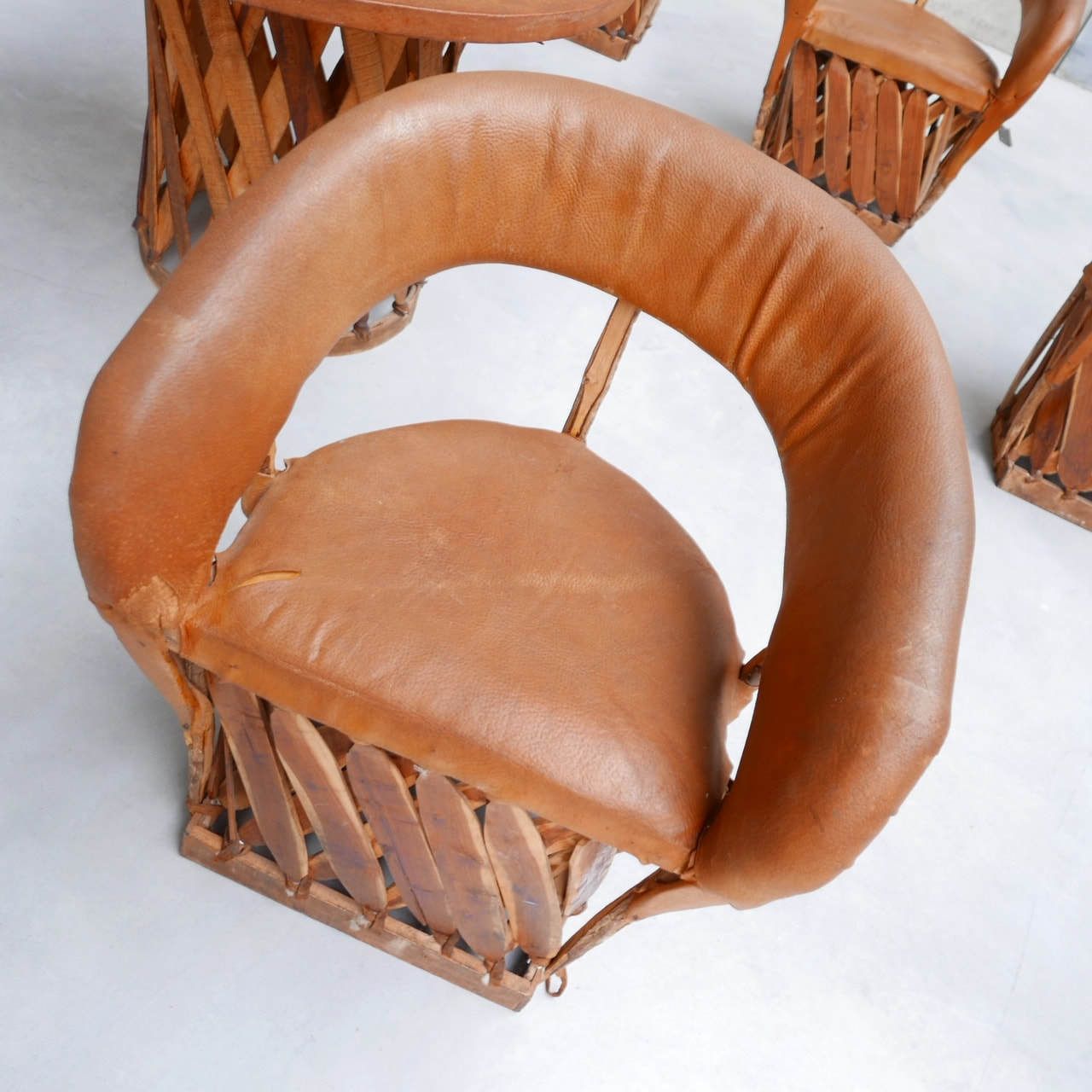 photo vintage Large Set Of Mid Century Art Populaire Dining Chair And Table Set