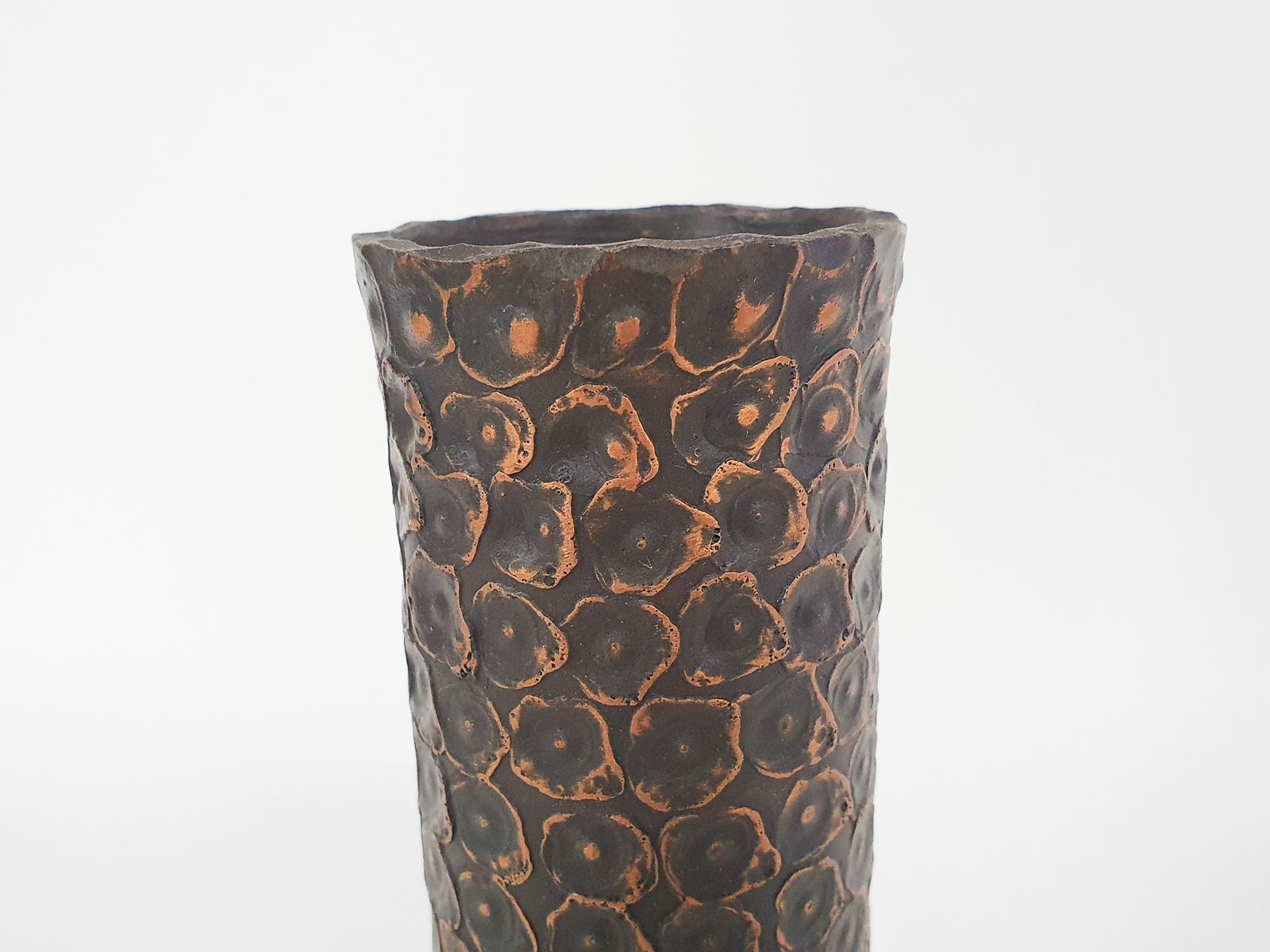 Zwaar Bronzen Vaas Met Koperen Details photo Woonaccessoires
