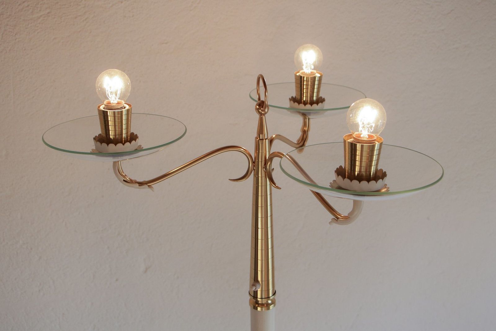 photo furniture Mid Century Italian Ash & Polished Brass Floor Lamp In The Style Of Pietro Chiesa, 1940s