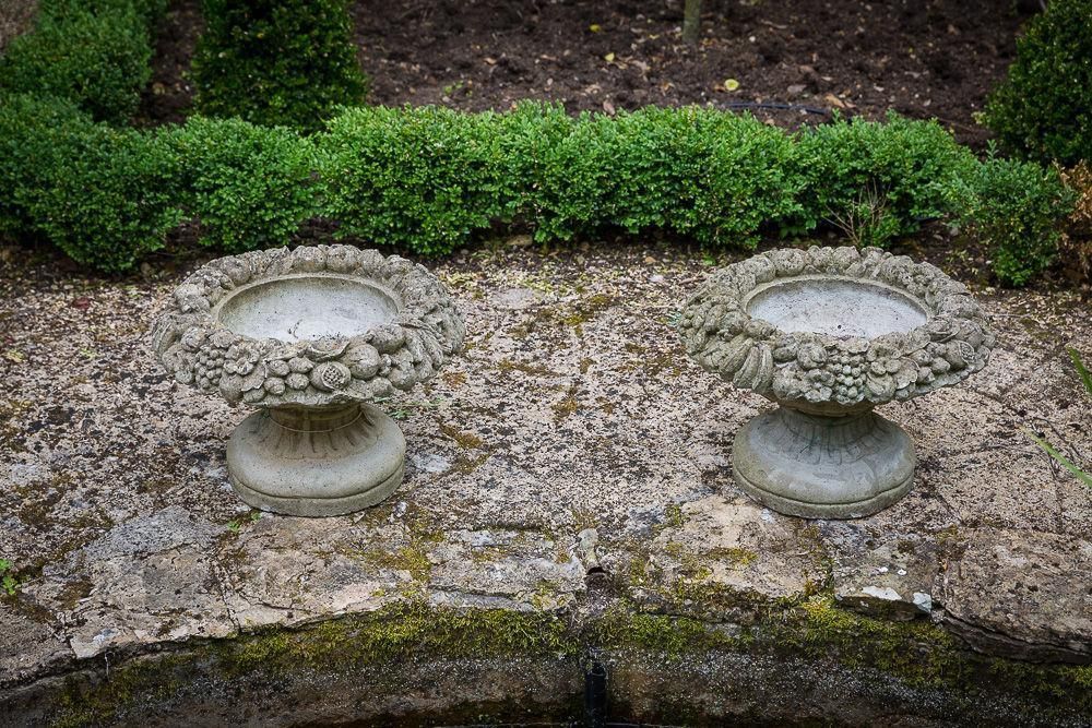 photo furniture Garden Urns