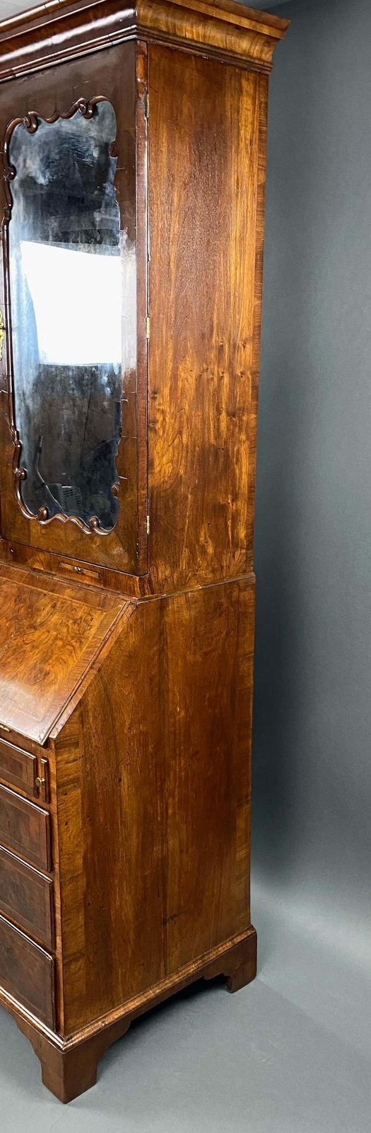 photo vinterior 18th Century English George II Walnut Secretary Bookcase
