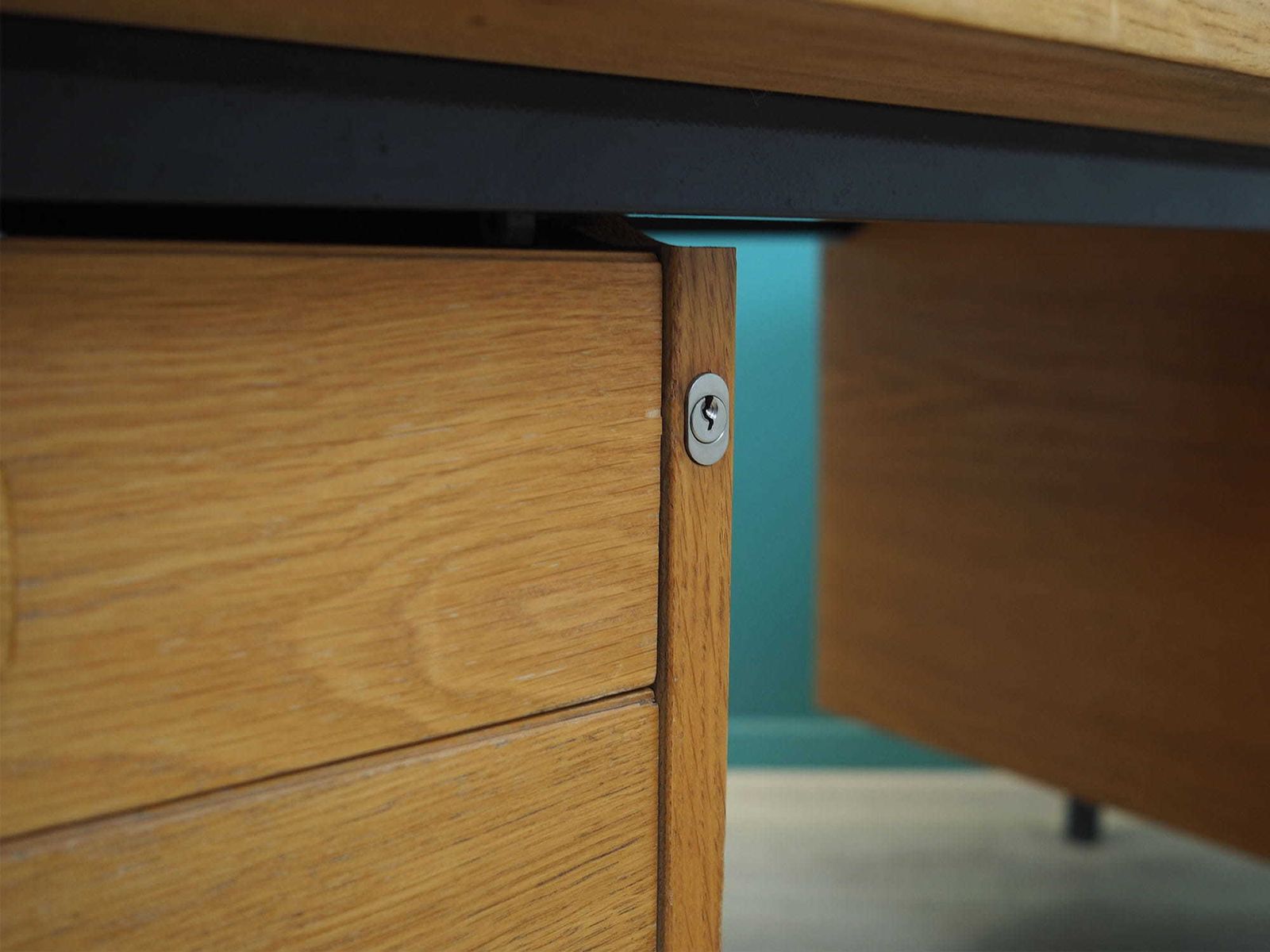 photo furniture Essenhouten Bureau, Deens Design, Jaren 1980, Productie: Labofa Møbler