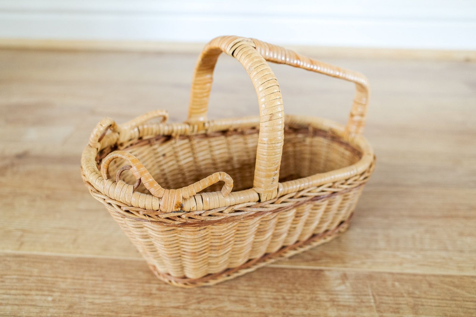 French Wicker Wine Rack Rattan Bottle Basket photo 70.0