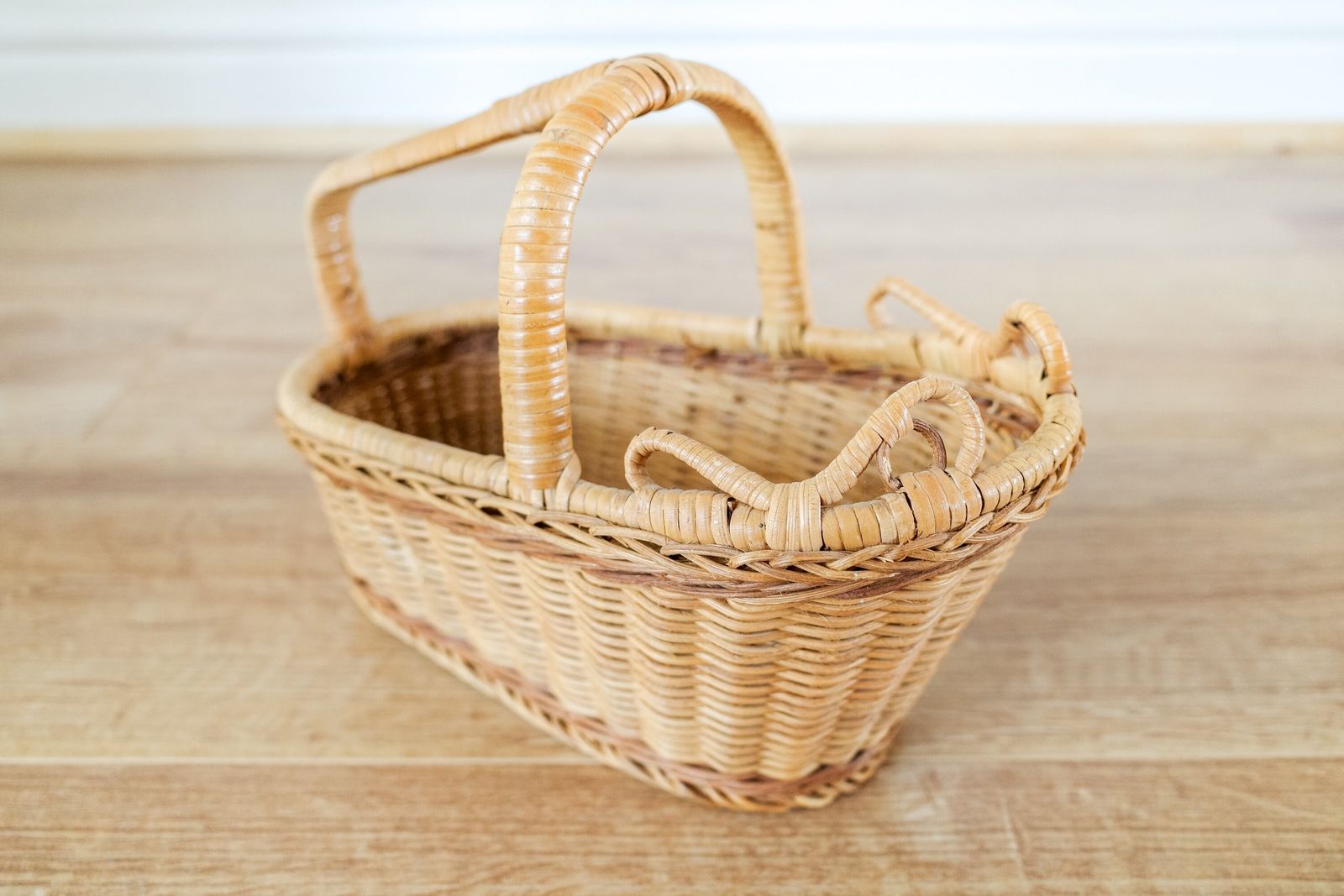 French Wicker Wine Rack Rattan Bottle Basket photo vinterior