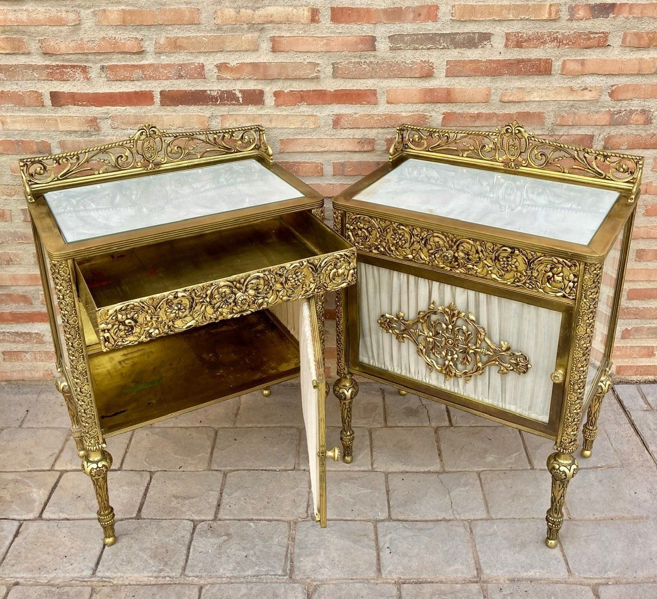 19th Century French Belle époque Bed And Vitrine Nightstands In Bronze, Glass & Iron, Set Of 3 photo vintage