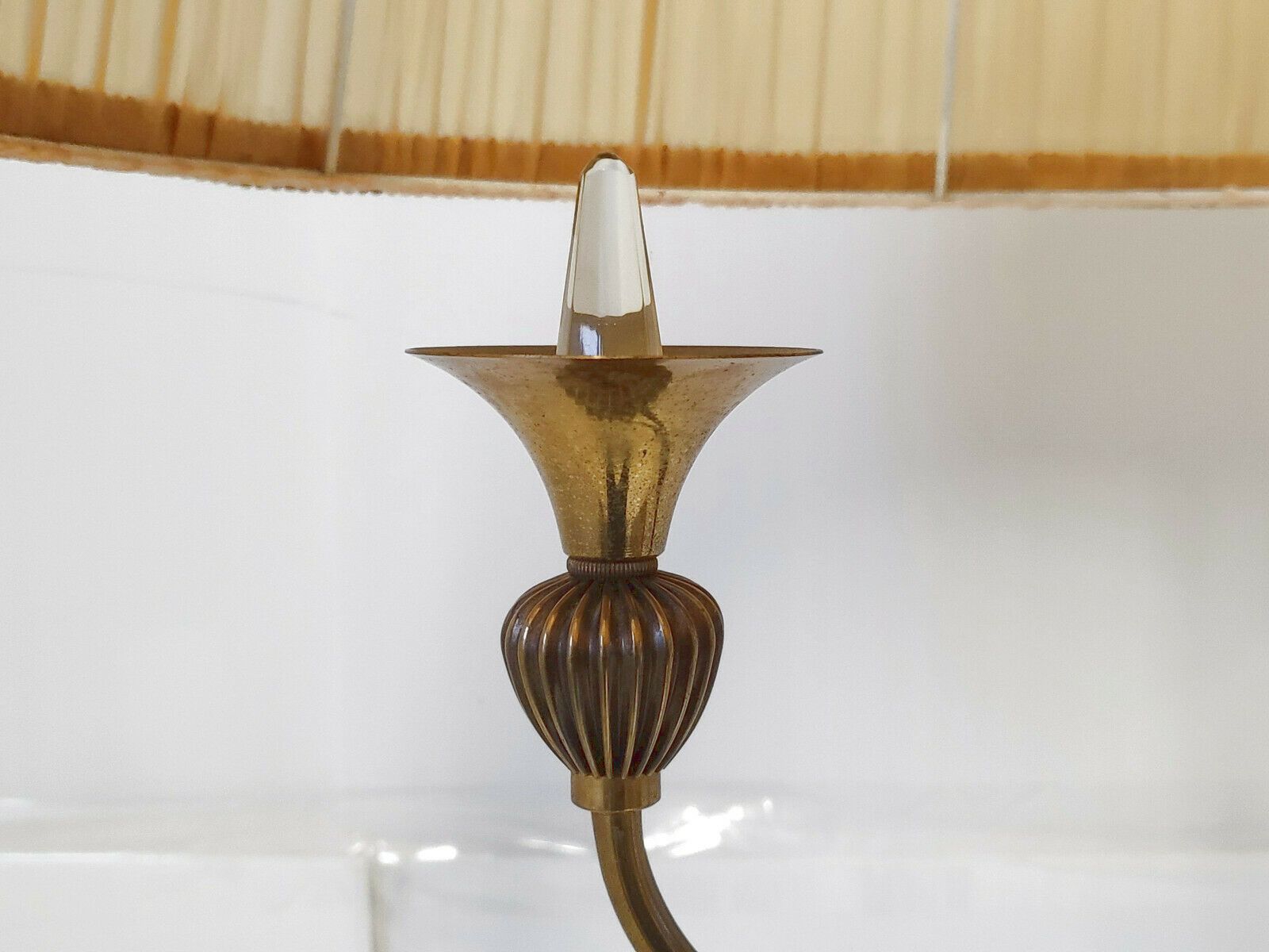 Prachtige Vintage Franse Vloerlamp Uit De Jaren 1950, Messing En Glas photo for sale