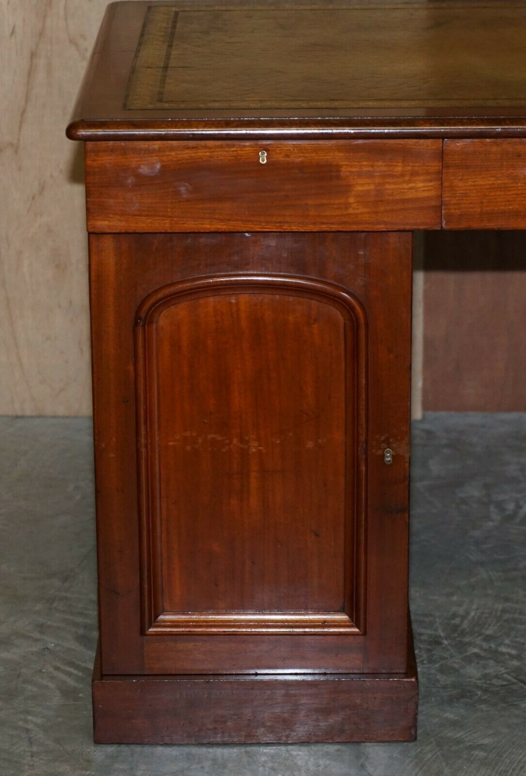 Sublime Antique Mahoany Pedestal Desk With Green Leather Writing Slope Drawer photo Furniture