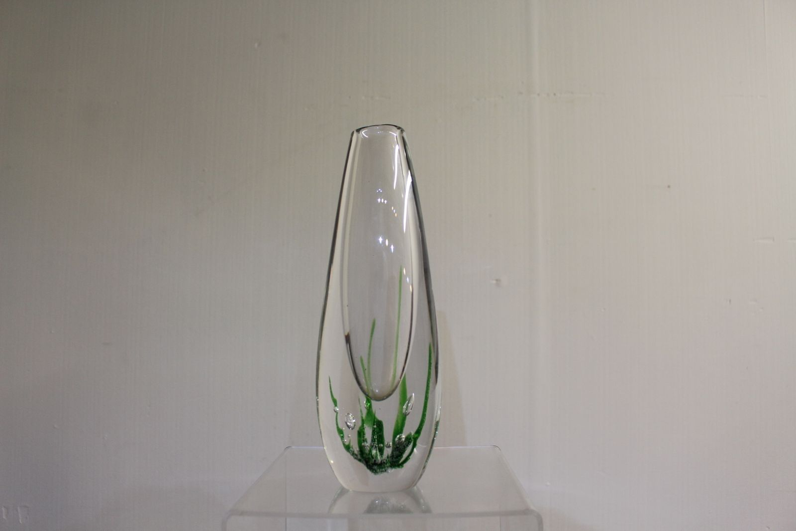 Kosta Early 1960’s Glass Seaweed Vase Lh1717 By Vicke Lindstrand