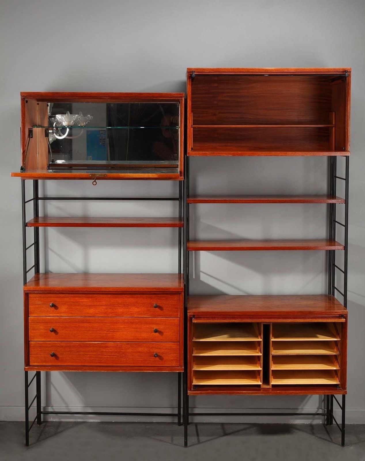 Scandinavische houten boekenkast uit de jaren 1960 photo Meubels