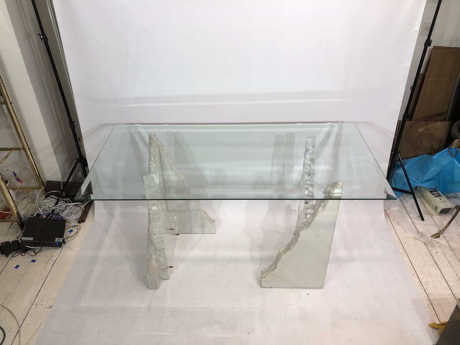 Lion In Frost Marble & Lucite Desk Glass 1970s Hollywood Regency Midcentury Iceberg 80s photo Furniture