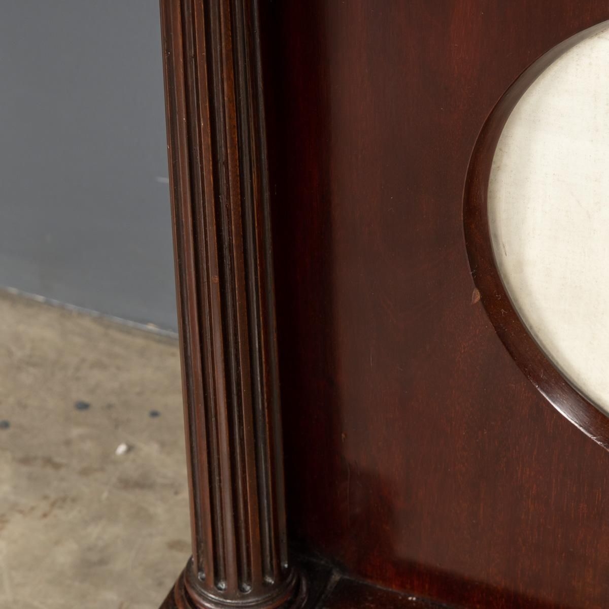 photo vintage 20th Century British Large Mahogany Perpetual Calendar, C.1920
