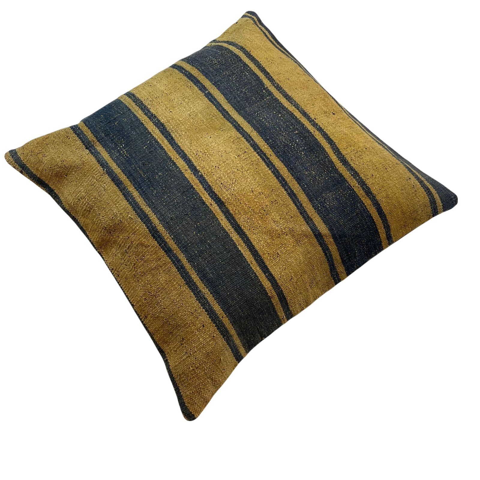 Kilim Kussenhoes – Vintage, Boho Stijl | Kilim Pillow Tapis Kelim · Kilim Pillow Cover · Vintage Meditation Bench · Kelim Teppich · Boho Kilim Cushion · Kilim Sofa · Turkish Pillow photo furniture