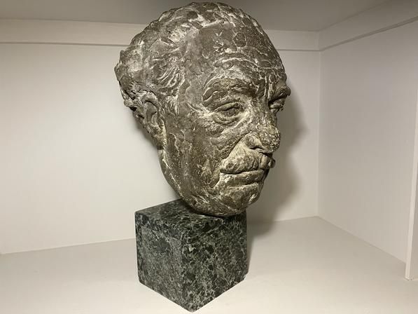 A Rare And Exceptional Antique Bust Of DR Dyson By The Highly Sought After Sculptor Josef Belsky Royal British Society Of Sculptors photo vinterior