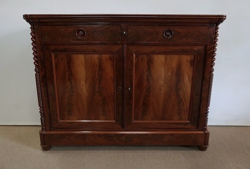 photo furniture Mahogany Sideboard, Restoration Period, Early 19th Century