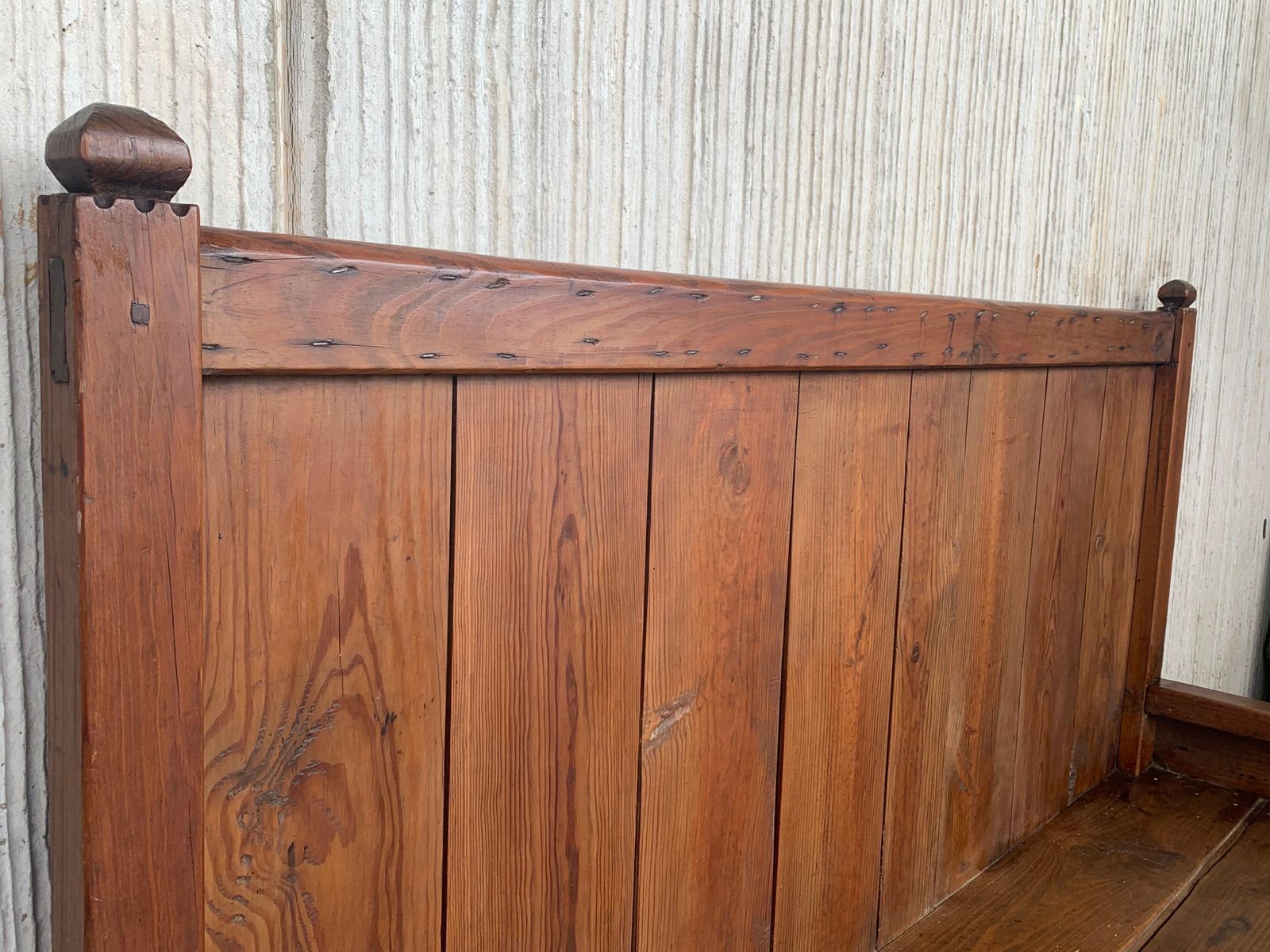 Banc espagnol peint à queue d'aronde et dossier haut, début du XXe siècle photo vinterior