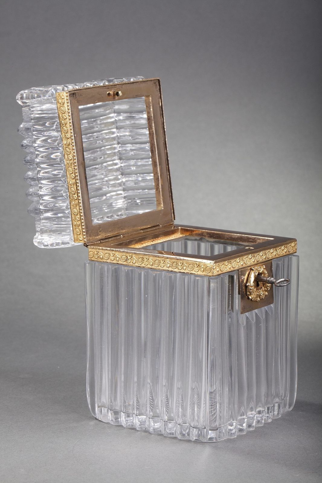 photo for sale Coffret en cristal taillé Charles X à montures en ormolu