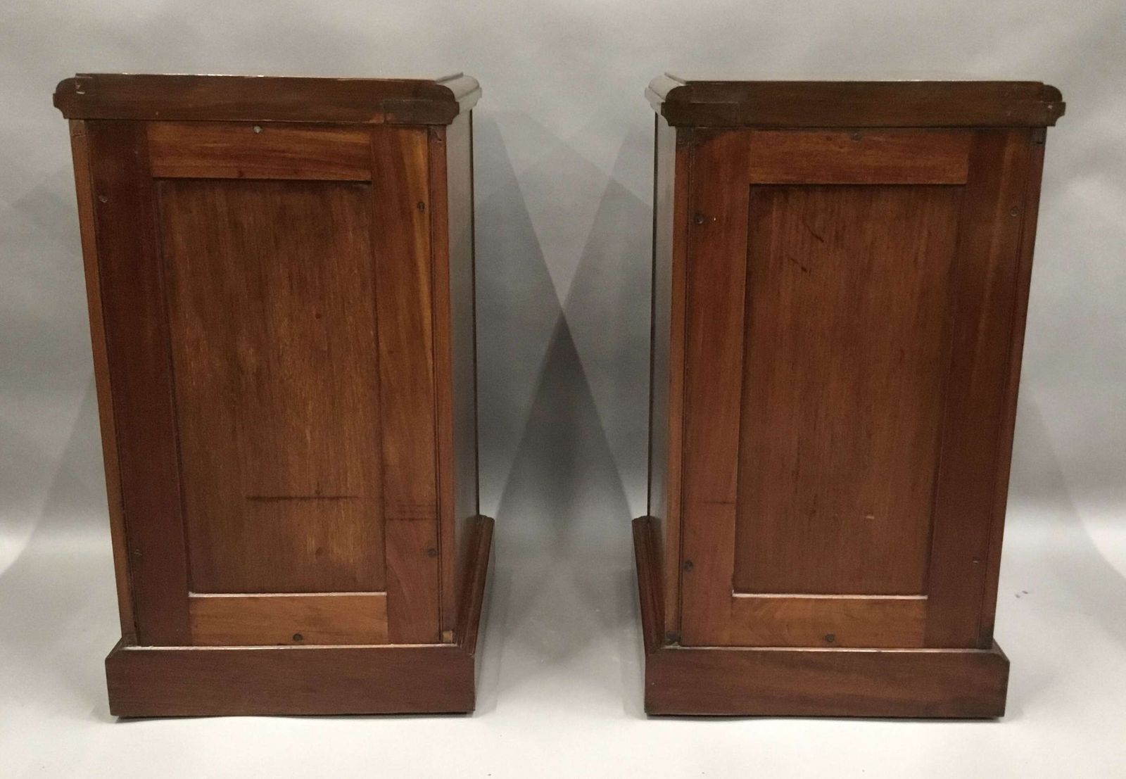 5225.0 Regency Pair Of Mahogany Wellington Chests / Bedside Cabinets photo