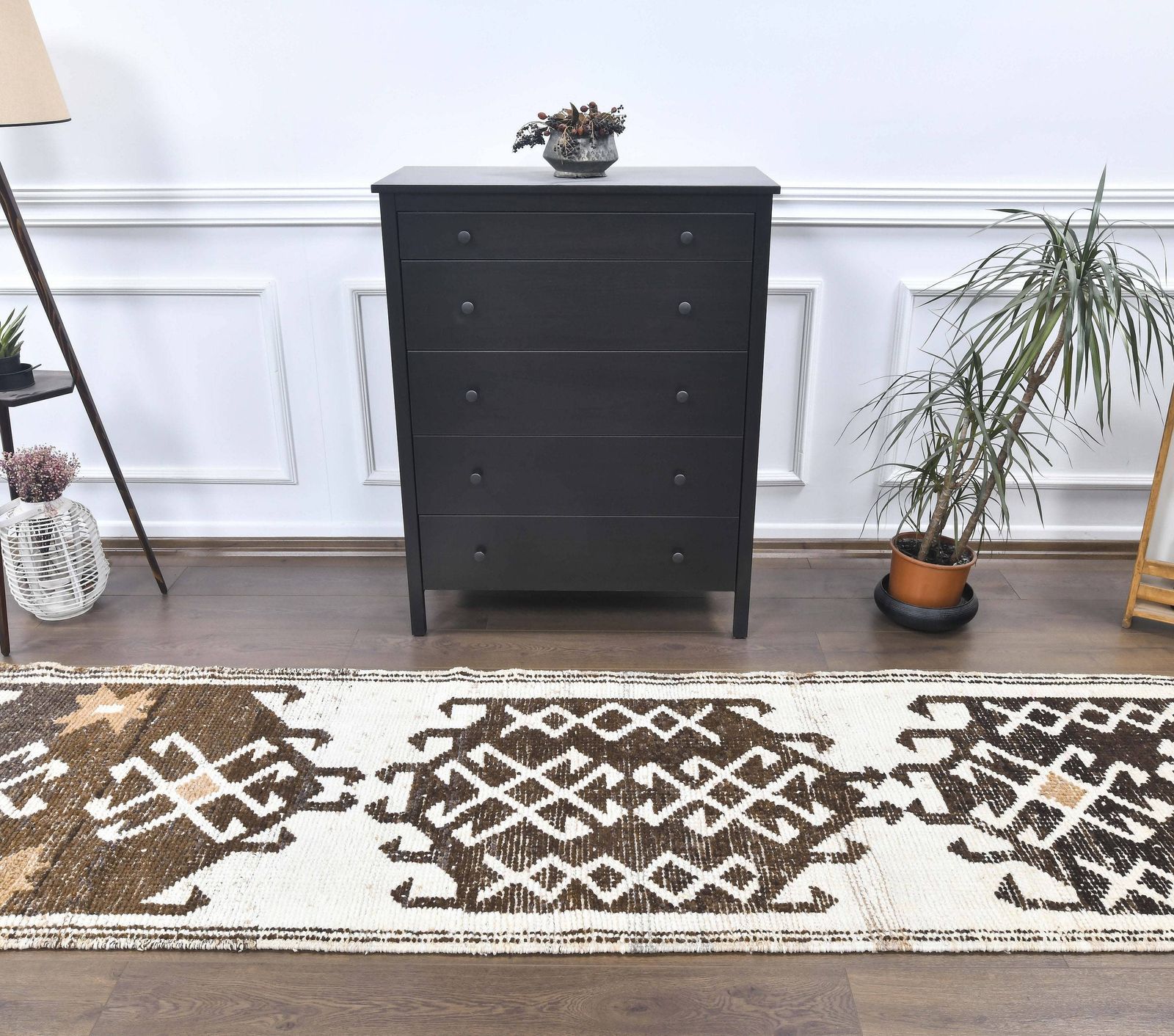 Boho Vintage Turkish Rug Runner, Oushak Handmade Wool Carpet, Hallway White Rugs, Farmhouse Decor, One Of A Kind, Unique Anatolian photo for sale