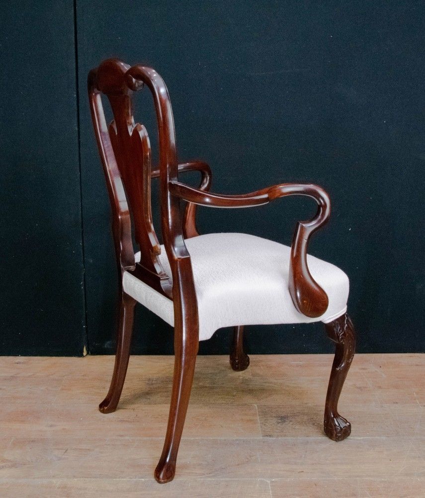 Set Queen Anne Dining Chairs In Mahogany photo furniture