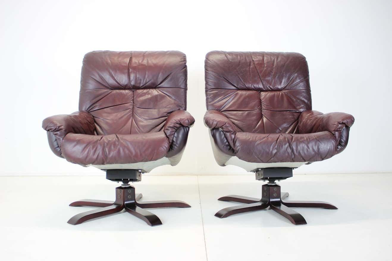 Scandinavian Leather Armchairs / Lounge Chairs, With Footres 1970s, Finland photo furniture