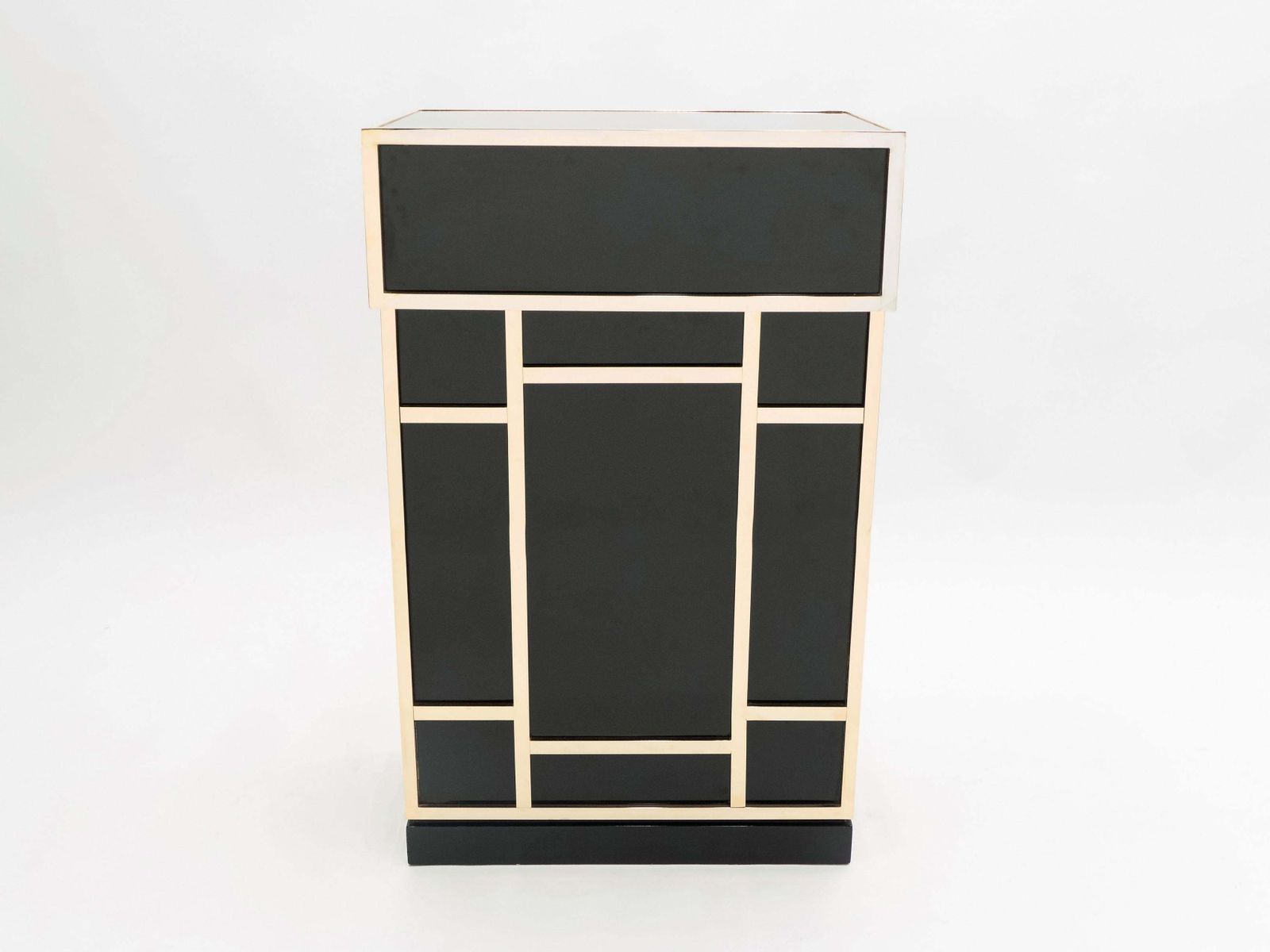 Mobilier Paire d'éléments de bar Maison Jansen en laiton et laque noire, années 1970 photo