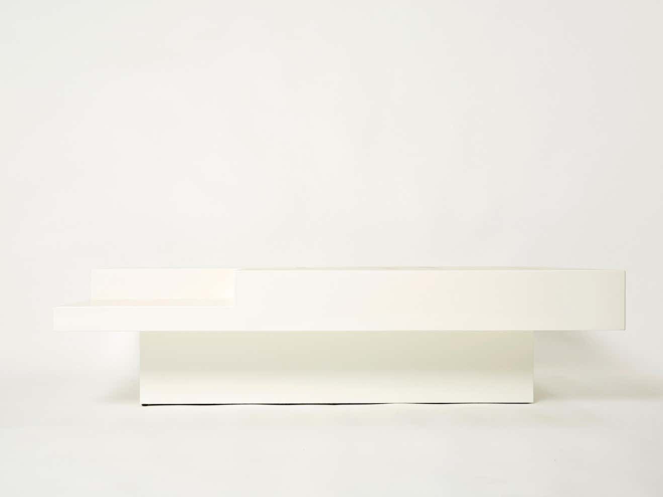 photo for sale Grande table basse italienne Antonio Pavia en laque blanche et laiton acier, années 1970