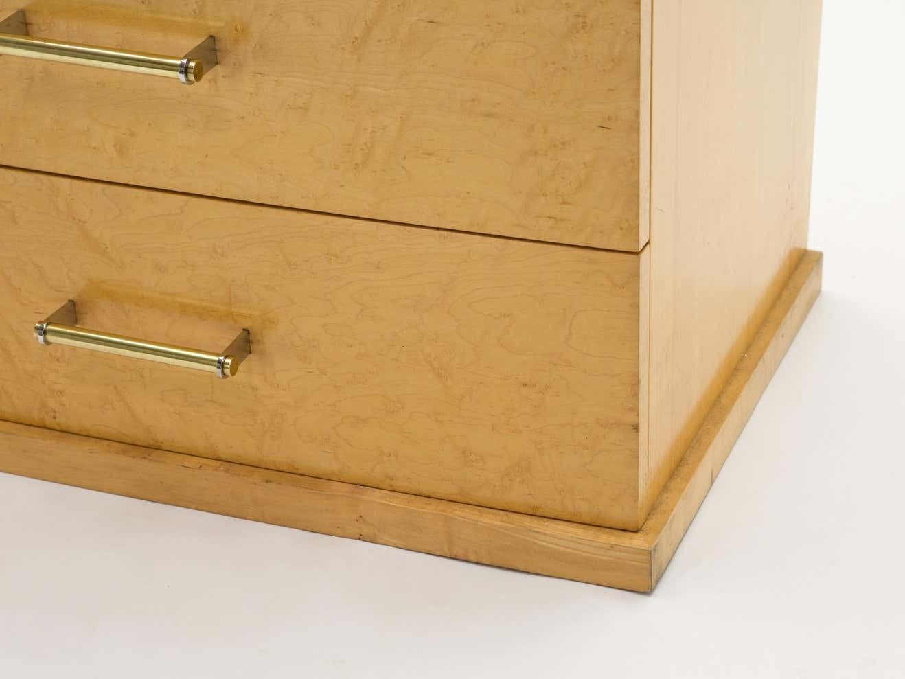 photo for sale Grande commode française en sycomore avec poignées en laiton, années 1950