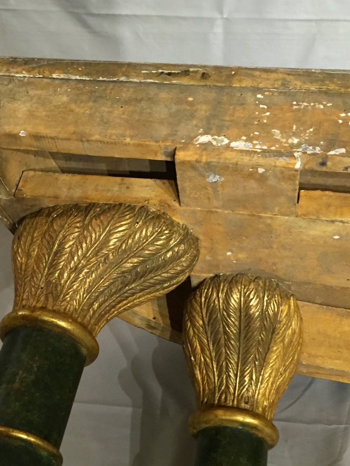 photo vintage Pair Of Sicilians Consoles Made Of Wood With Gilding And Stucco, 19th Century