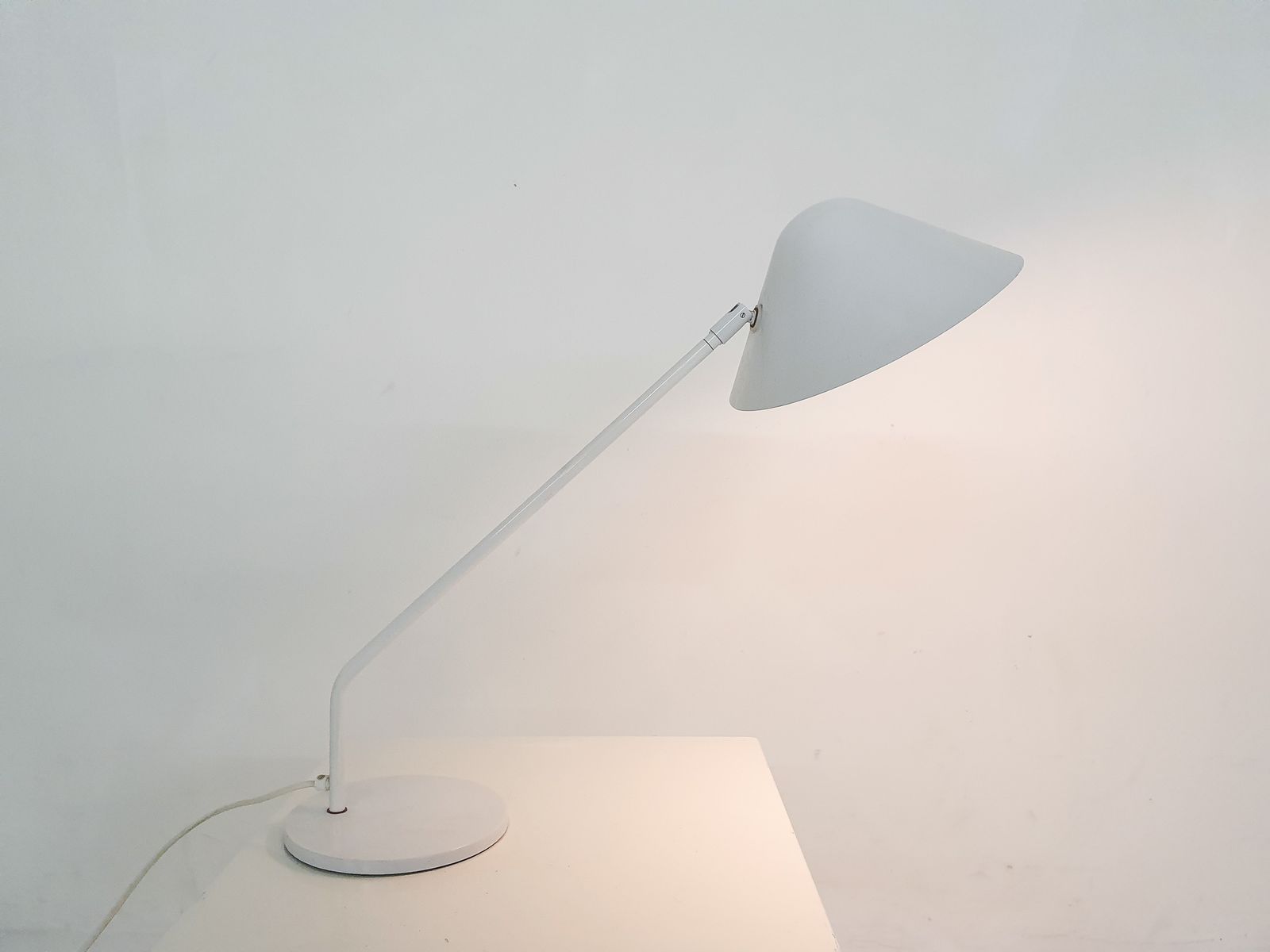 Witte Metalen Bureaulamp Van Hala, Nederland, Ca. Jaren 1970 photo furniture