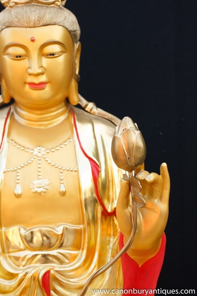 photo vinterior Big Bronze Nepalese Buddha Statue Shakyamuni Buddhist Art Garden Buddhism