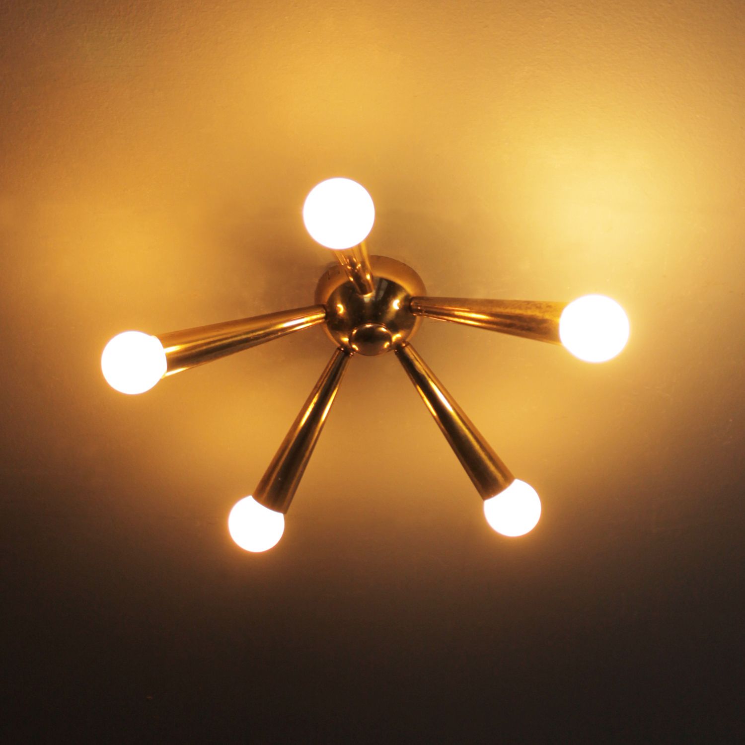 Italiaanse Messing Starburst Plafondlamp In De Stijl Van Arredoluce photo furniture