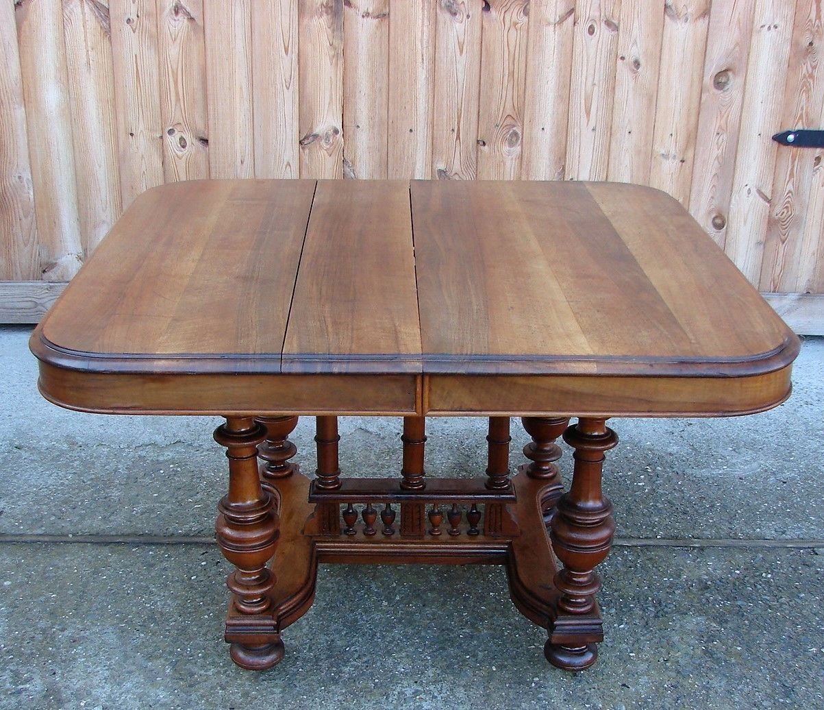 Oak Table From The Turn Of The 19th Century. photo vinterior