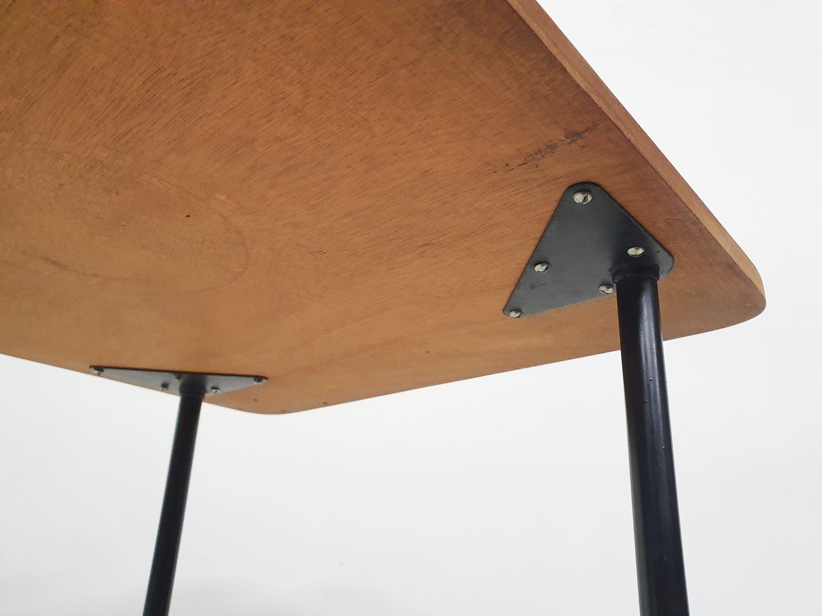 Klein Bijzettafeltje Van Teak En Metaal, Nederland, Ca. Jaren 1950 photo vintage