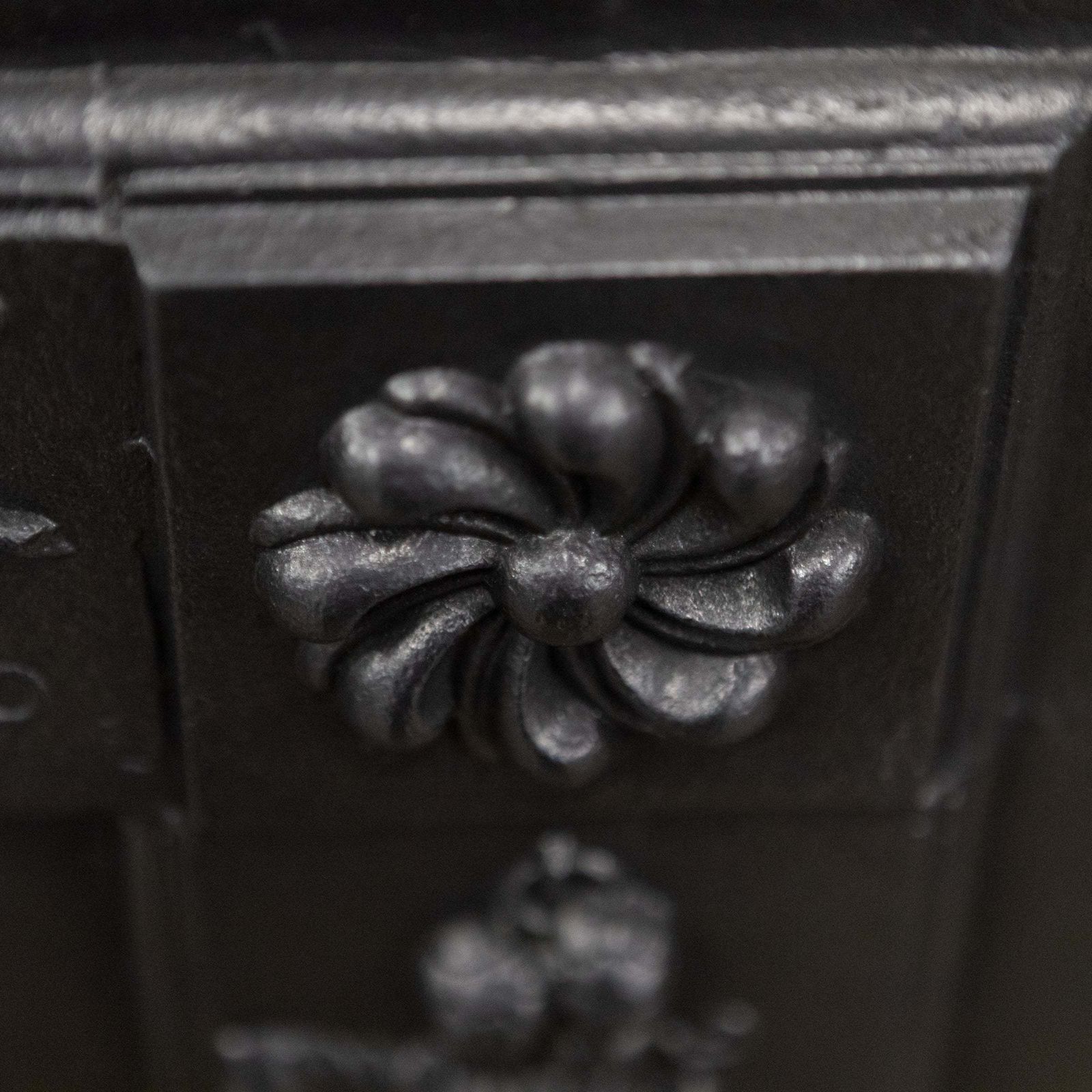 photo furniture Antique Ornate Georgian Cast Iron Hob Grate Insert