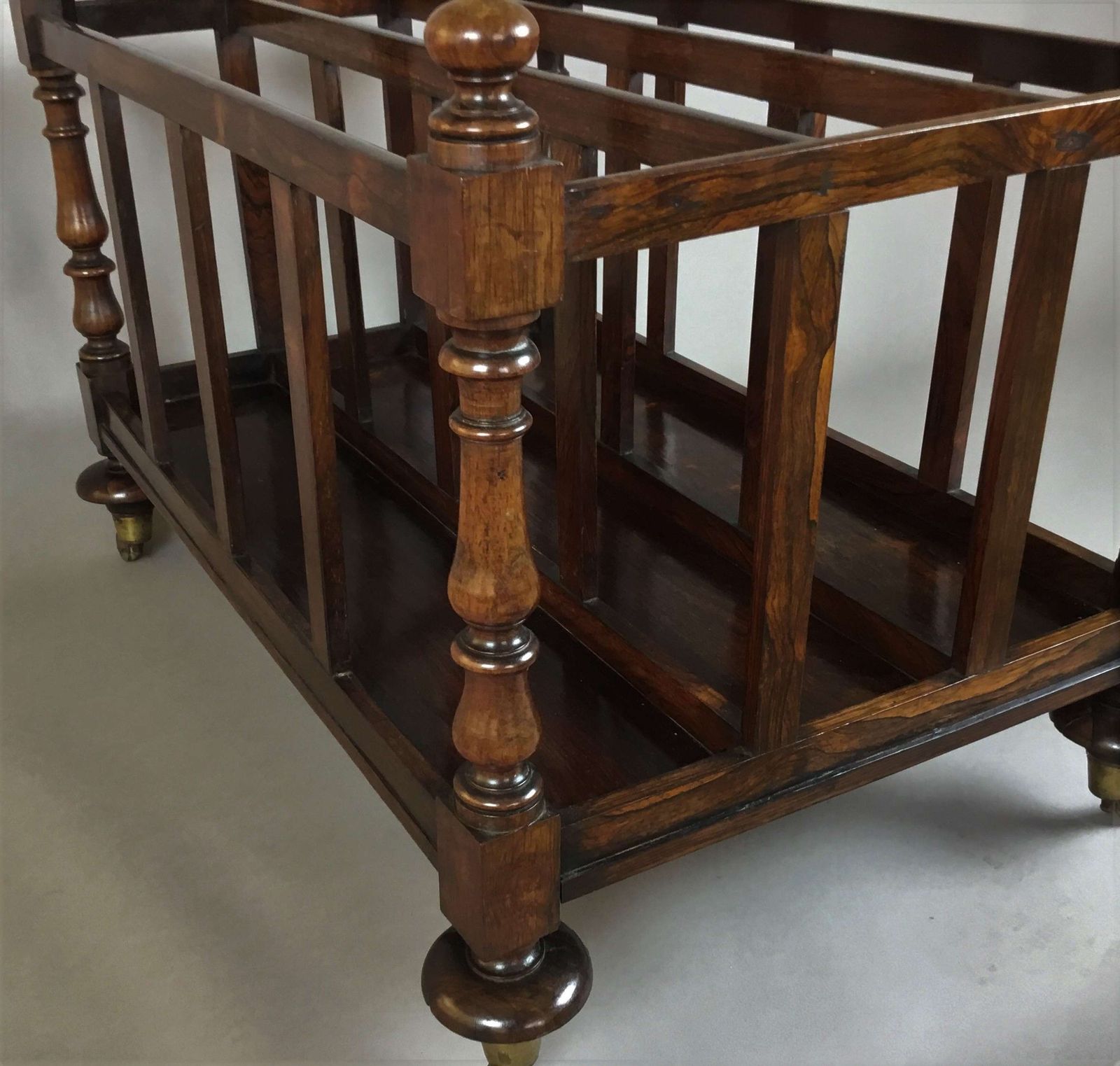Regency Rosewood Folio Stand / Large Canterbury photo vinterior