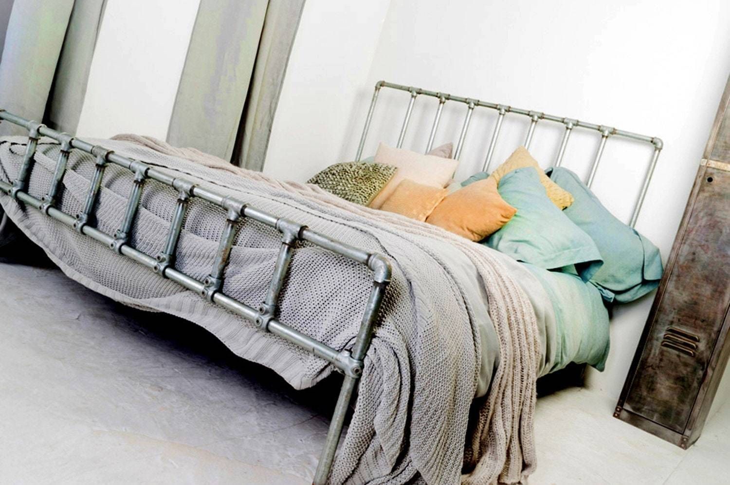 Paula Galvanised Steel Pipe And Industrial Scaffolding Fittings Kingsize Bed Frame photo for sale