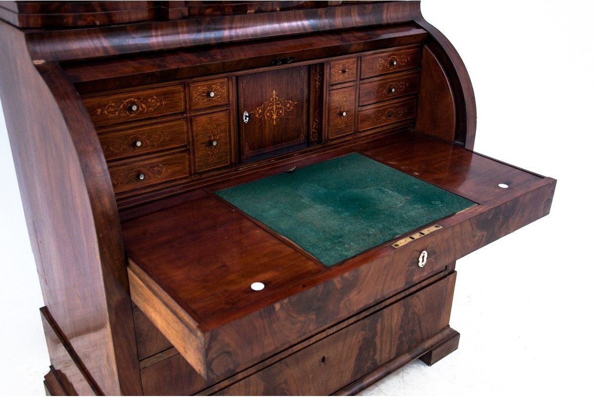 Antique Secretary, Northern Europe, Mid 19th Century. photo vinterior