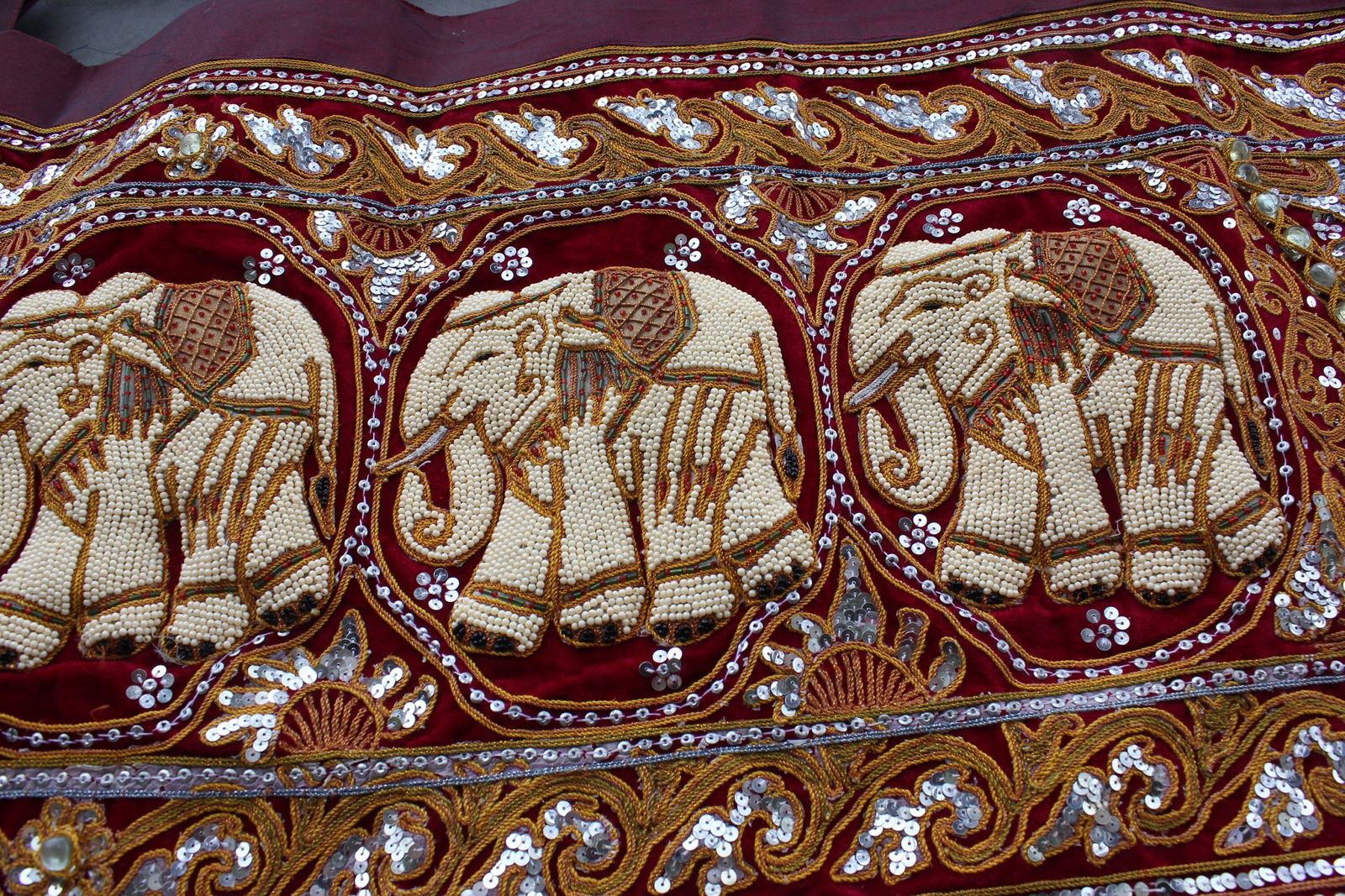 Embroidered Elephant Tapestry Wall Hanging Red Kalaga Curtain Love Eastern Style Decoration Gift photo vintage