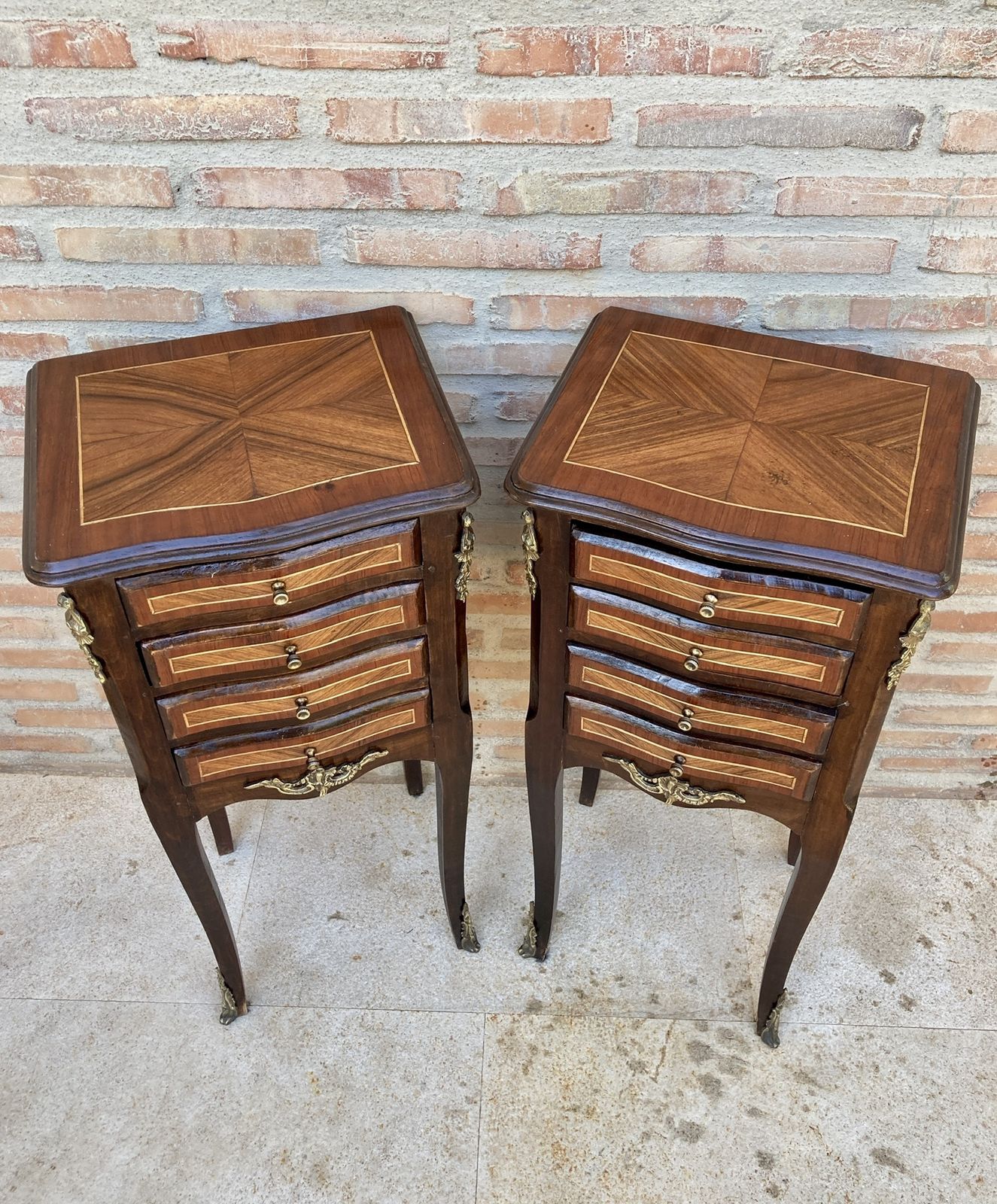 2870.0 Pair Of French Louis XV Style Tulipwood Veneer Bedside Tables Or Nightstands photo