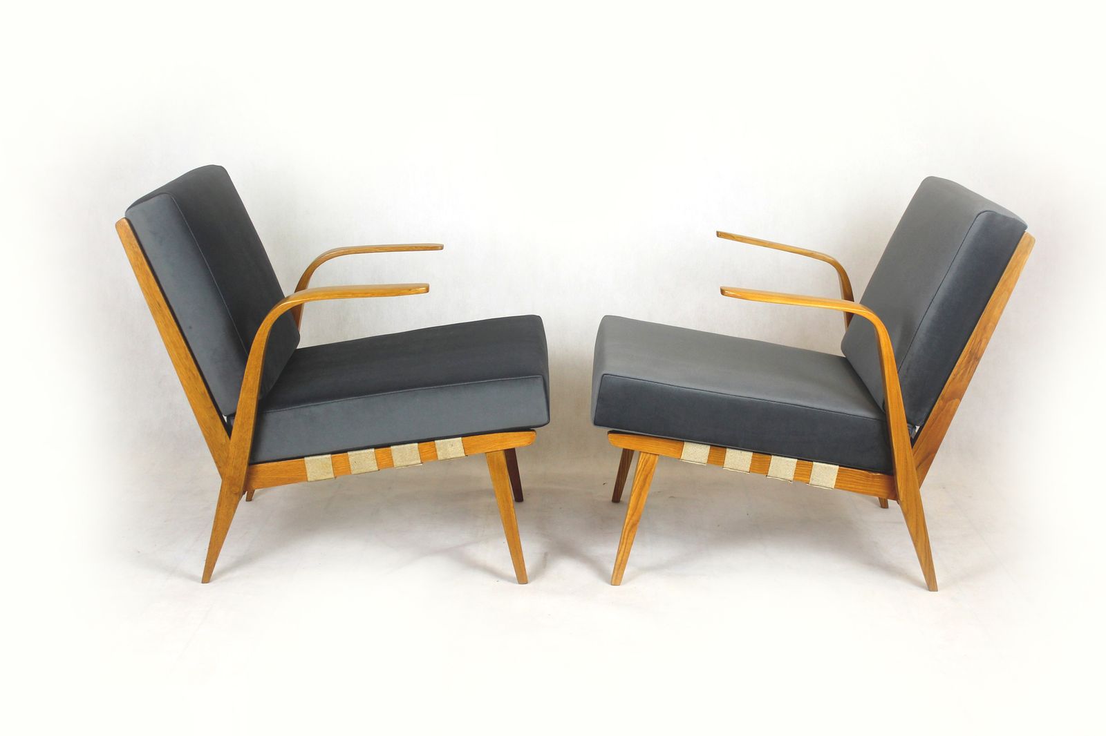 photo vinterior Mid Century Bentwood Armchairs From Drevozpracujici Druzstvo, 1962, Set Of 2