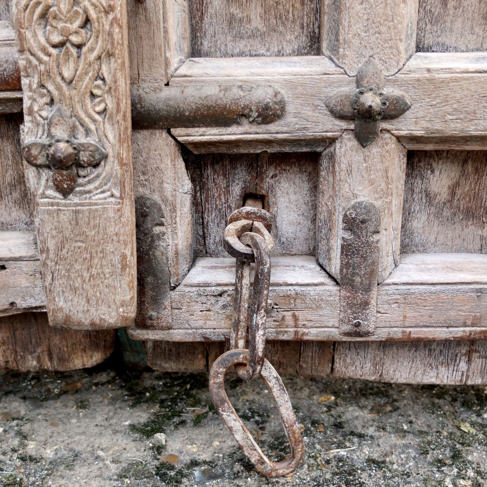 A Stunning Pair Of Large Antique Indian Studded Panelled Wooden Doors photo buy