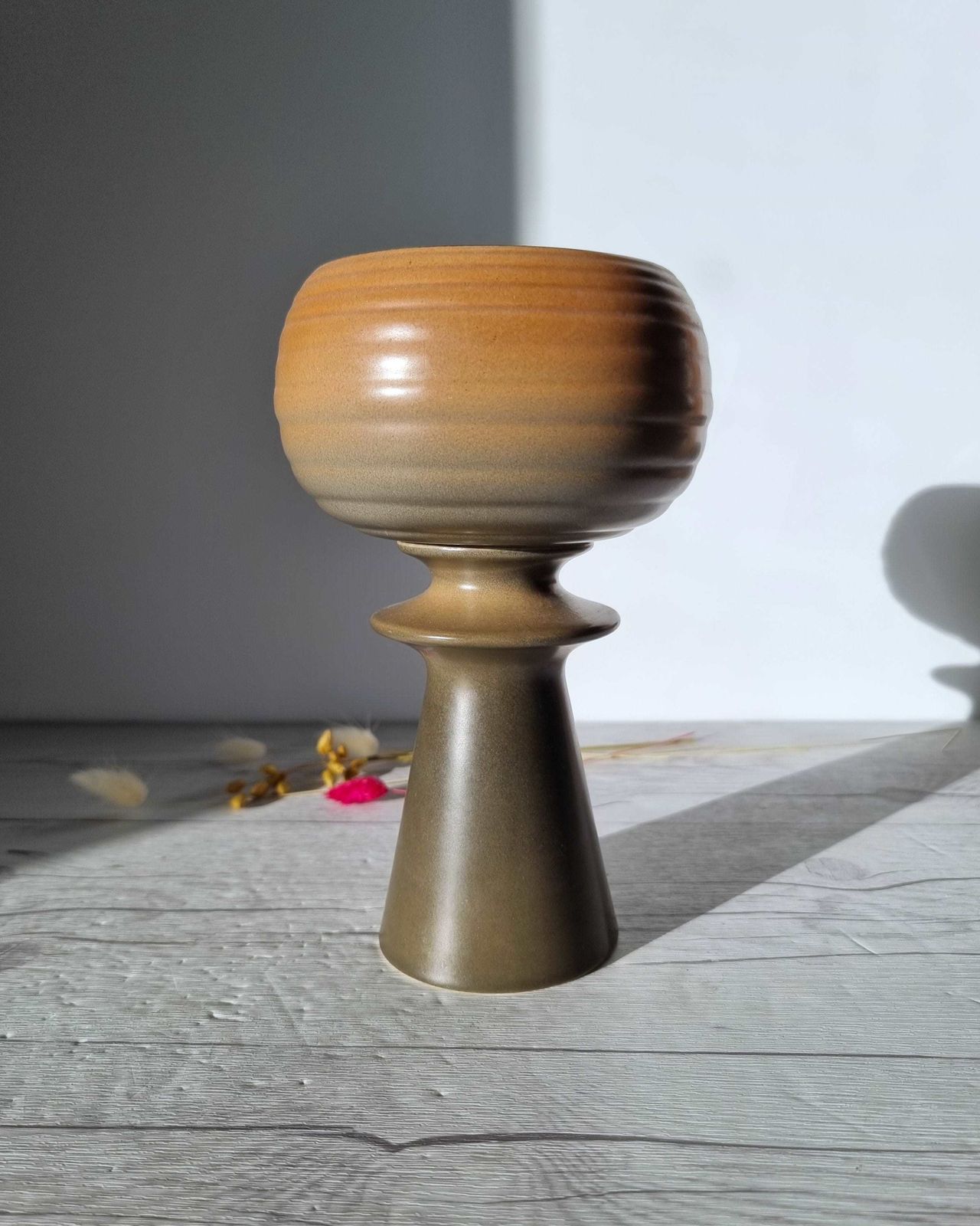 Beswick Mid Century Atomic Influence, Modernist, Earth Tone Palette Stylised Ufo Planter, 1950s 70s photo 75.0
