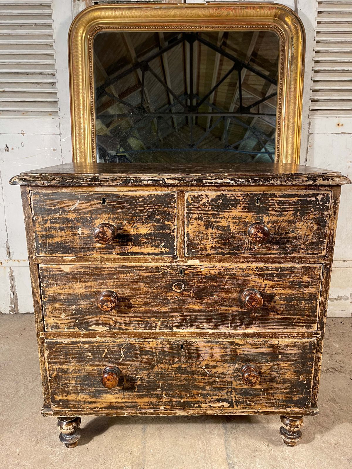 A Beautiful Antique Original Georgian Provincial Chest Of Drawers Circa 1830