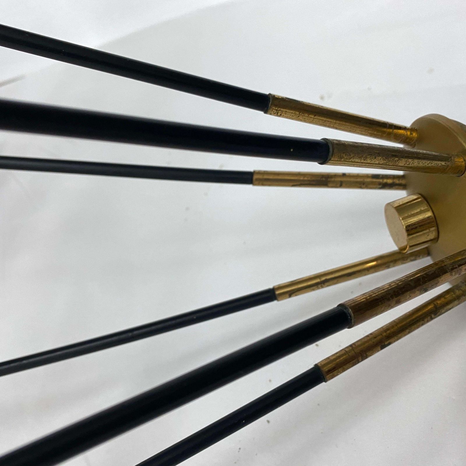 photo vintage 1960s Stilnovo Style Mid Century Modern Brass Teak And Glass Italian Chandelier