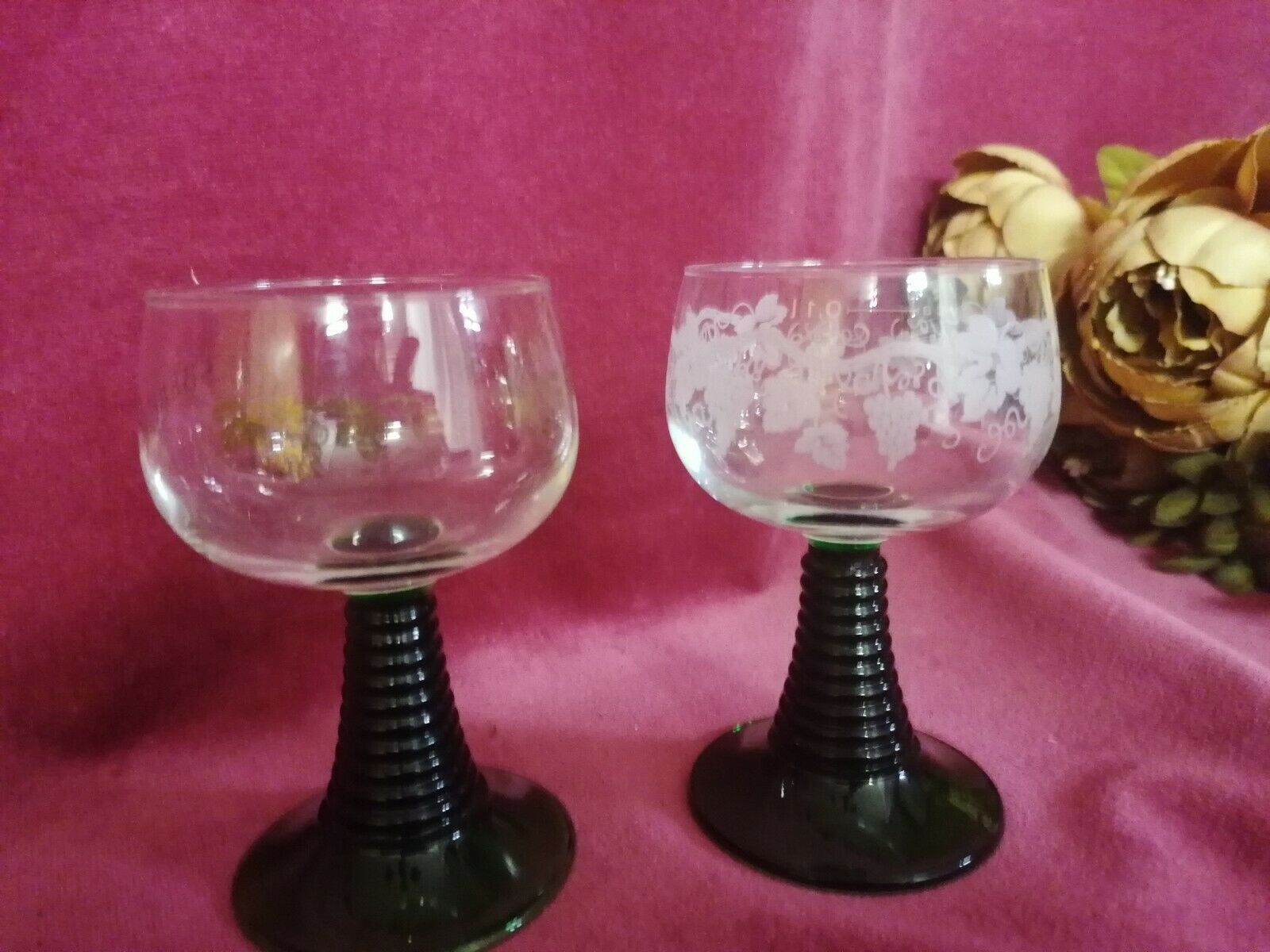 Vintage Set X 1 Dark Green Gatsberg + 1 Clear Glass White Grapes Pattern Wine
