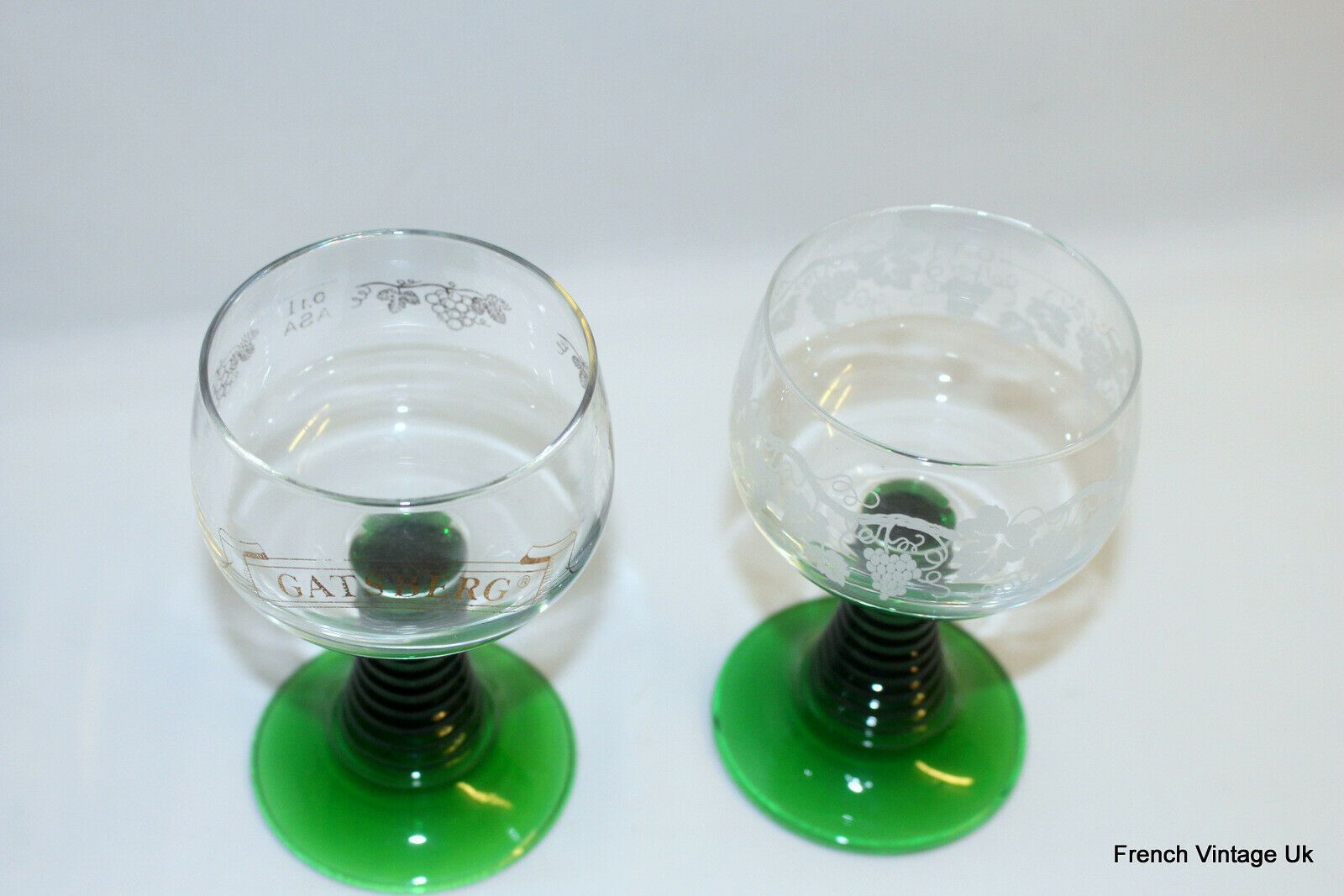 Vintage Set X 1 Dark Green Gatsberg + 1 Clear Glass White Grapes Pattern Wine photo vinterior
