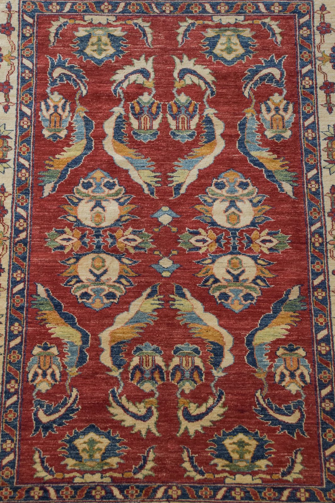 Traditioneel Handgeweven Tapijt In Sultanabad Stijl photo furniture